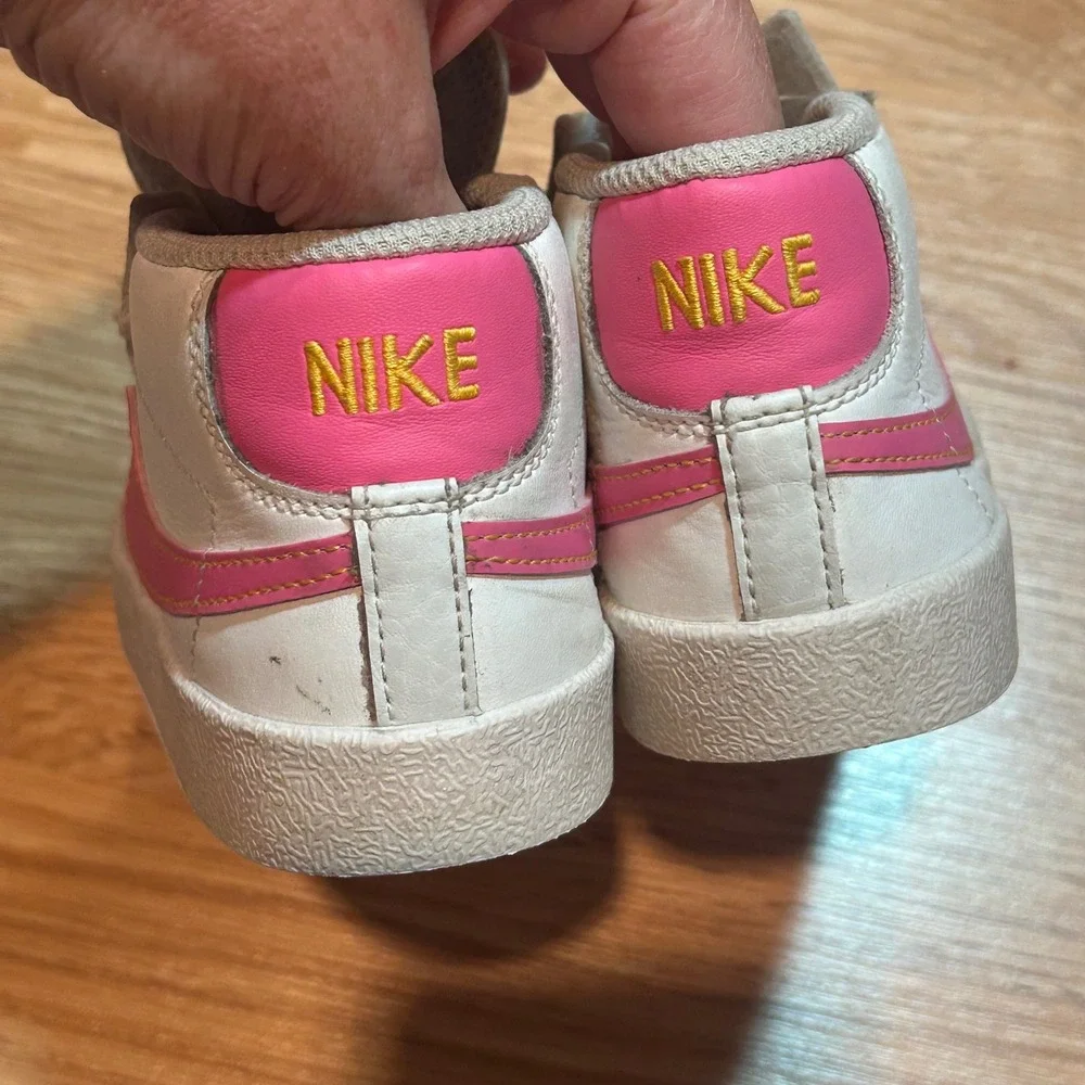Nike Blazer Mid 77 Toddler Shoes White Pink Size 10C - Picture 4 of 6